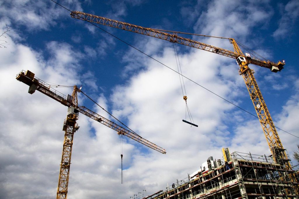 Home Sandwichpanelen met drie lagen: metalen buitenplaten en isolerende kern voor efficiënte bouwconstructies